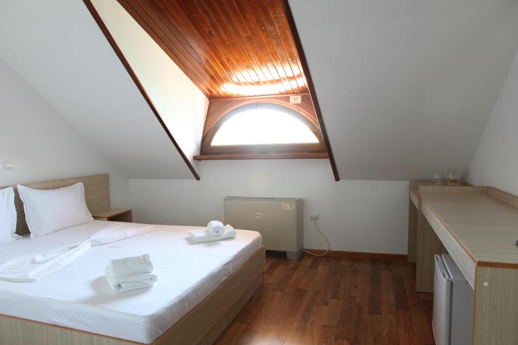 Двухместный (Двухместный номер с 1 кроватью или 2 отдельными кроватями) отеля Hotel Insula, Тулча