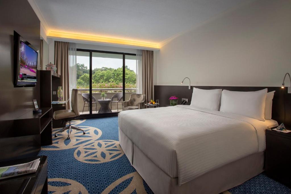 Двухместный (Двухместный номер Делюкс с 1 кроватью и балконом) отеля Concorde Hotel Singapore, Сингапур (город)