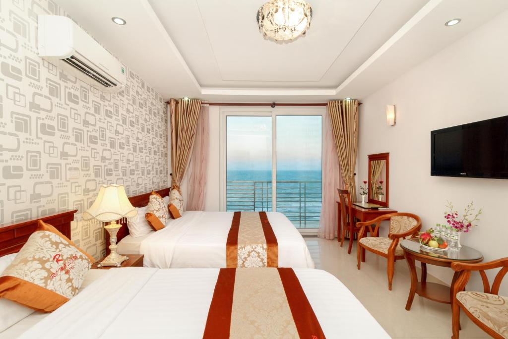 Двухместный (Двухместный номер Делюкс с 1 кроватью или 2 отдельными кроватями и видом на море) отеля Romeliess Hotel, Вунгтау