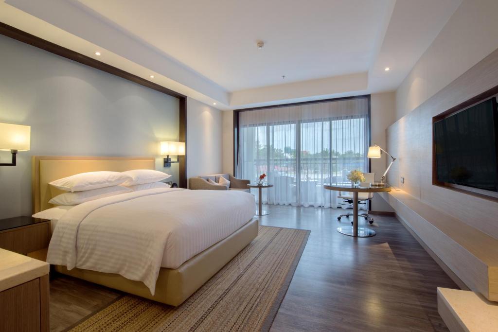 Двухместный (Номер Делюкс с 1 кроватью размера «king-size») отеля Courtyard by Marriott Siem Reap Resort, Сием Рип