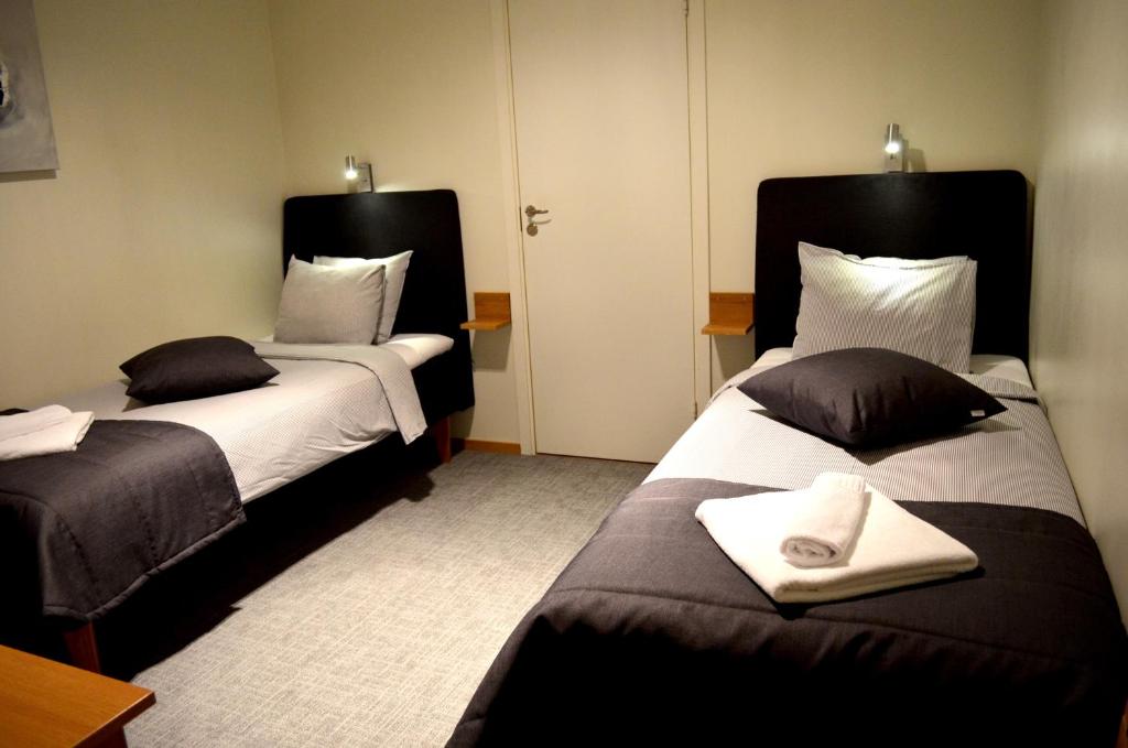 Двухместный (Двухместный номер с 2 отдельными кроватями (без окна)) отеля First Hotel Kungsbron, Стокгольм