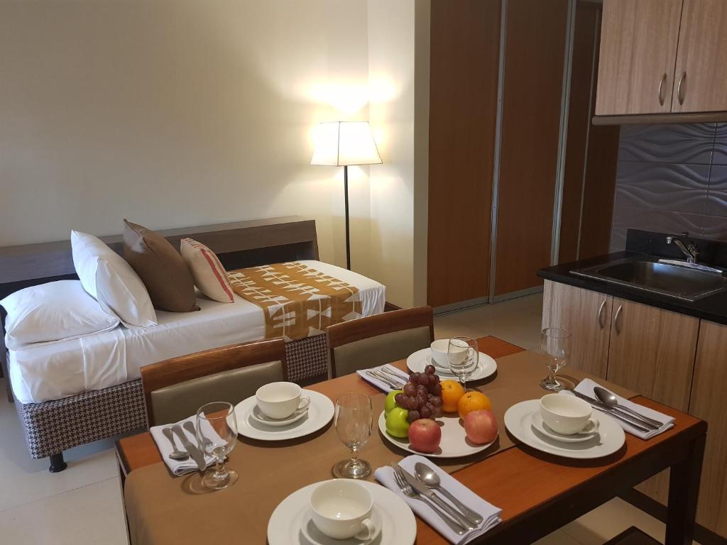 Сьюит (Premier Family Suite with Kitchen), Hotel Kimberly Manila