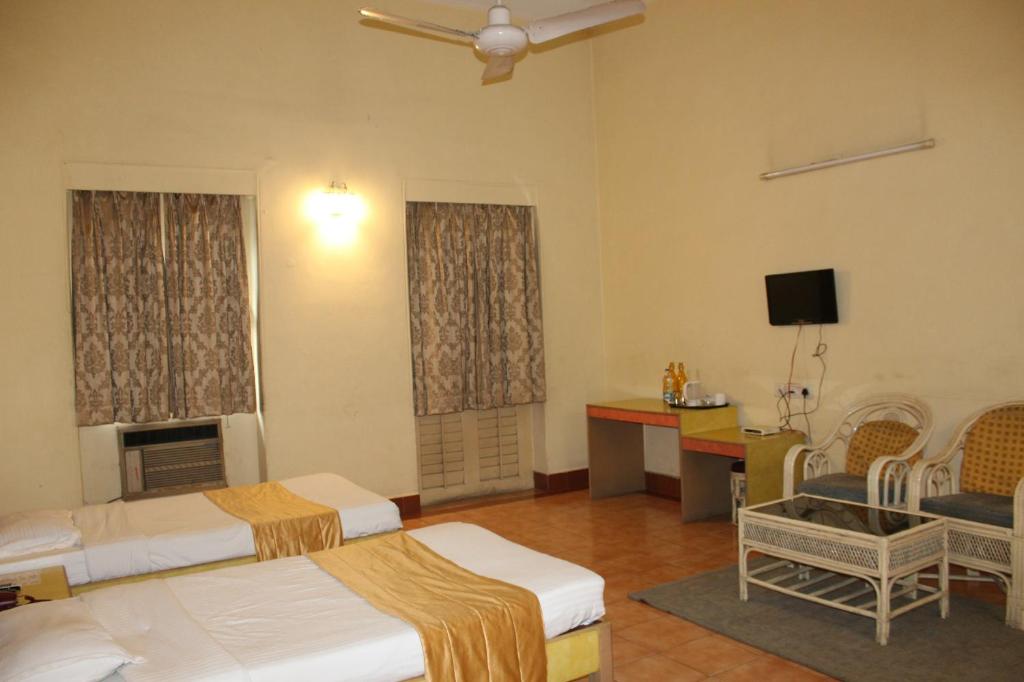 Двухместный (Двухместный номер Делюкс с 1 кроватью) гостевого дома Chowdhury's Guest House, Калькутта