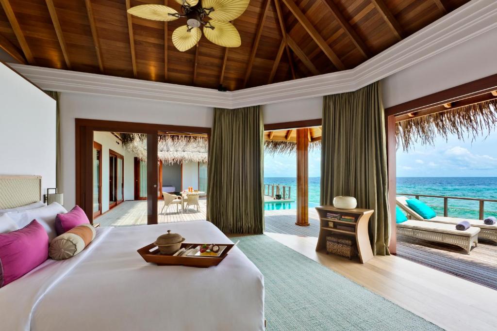 Сьюит (Номер Ocean Pavilion с 2 спальнями и собственным бассейном) курортного отеля Dusit Thani Maldives, Мудду