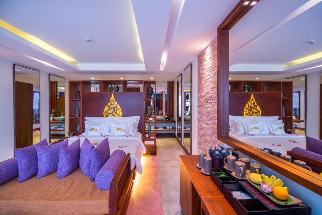 Сьюит (Deluxe Suite - Private Balcony City View- Free Round trip airport transfers), Golden Temple Boutique