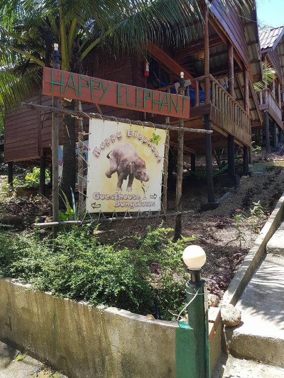 Номер (Бунгало с балконом), Happy Elephant Bungalows