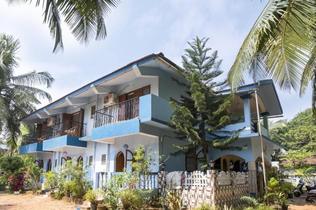 Гостевой дом 1 BR Guest house in Candolim - North Goa, by GuestHouser (F05E), Кандолим