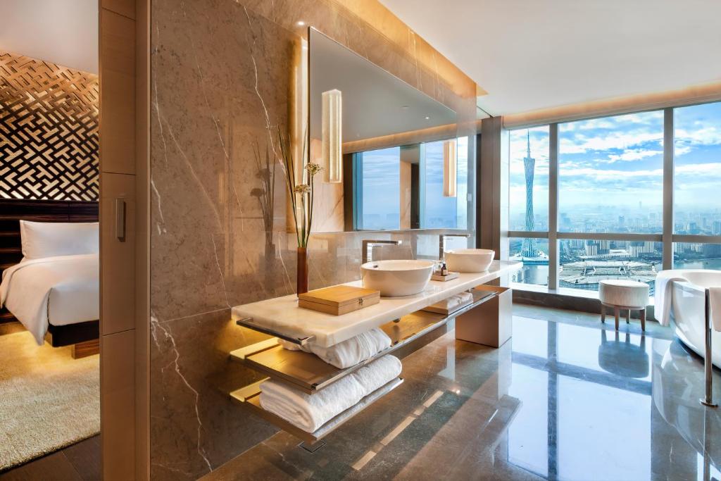 Сьюит (Tower View Suite) отеля Park Hyatt Guangzhou, Гуанчжоу