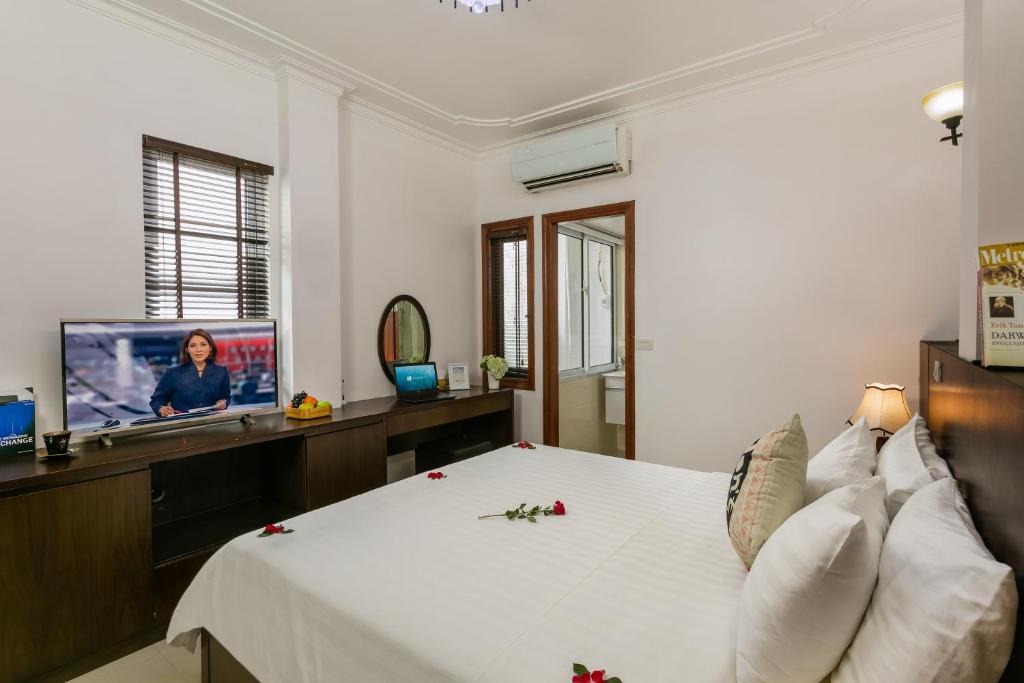 Двухместный (Улучшенный двухместный номер с 1 кроватью) отеля Hanoi Stella Hotel, Ханой