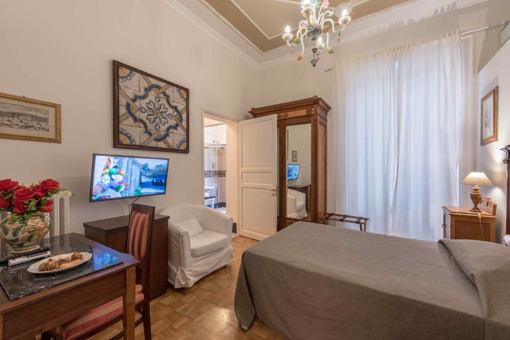 Одноместный (Одноместный номер с собственной ванной комнатой) отеля Palazzo Benso, Палермо