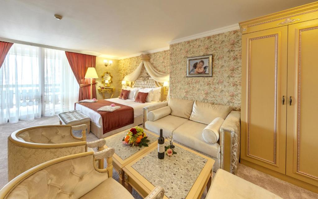 Сьюит (Суперлюкс с кроватью размера «king-size» - Jiji) отеля Spa Hotel Rich, Велинград