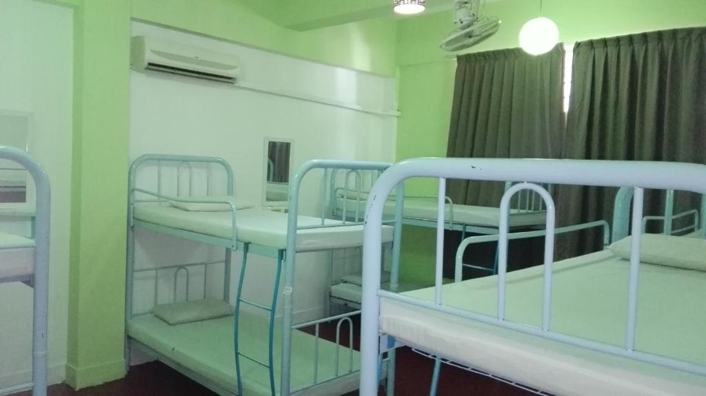 Номер (Спальное место на двухъярусной кровати в общем номере для мужчин и женщин) отеля The Jesselton Cabin Sdn Bhd, Кота-Кинабалу