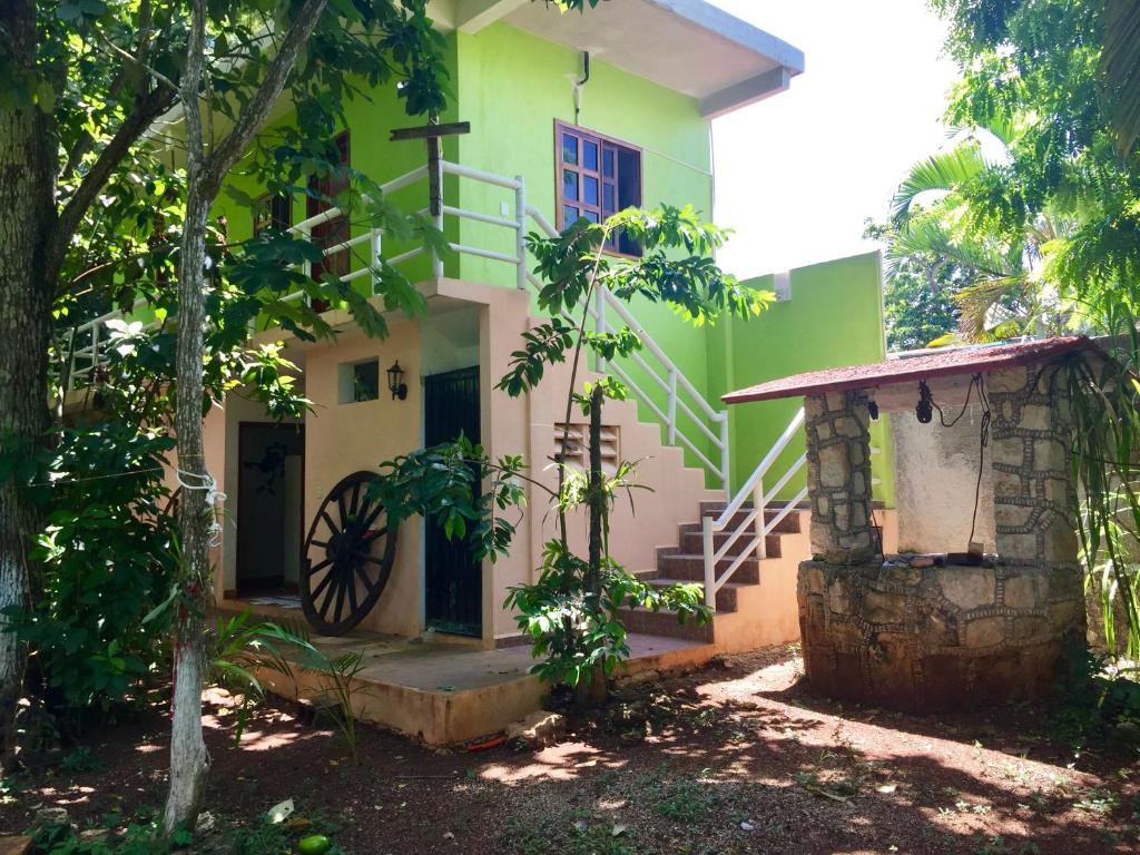 Двухместный (Двухместный номер с 1 кроватью и собственной ванной комнатой) хостела Yaxche Centro Hostal y Camping, Бакалар