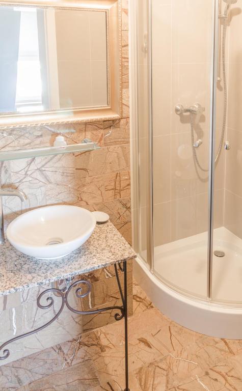Одноместный (Небольшой одноместный номер с собственной ванной комнатой) отеля Villa Italiana, Гдыня