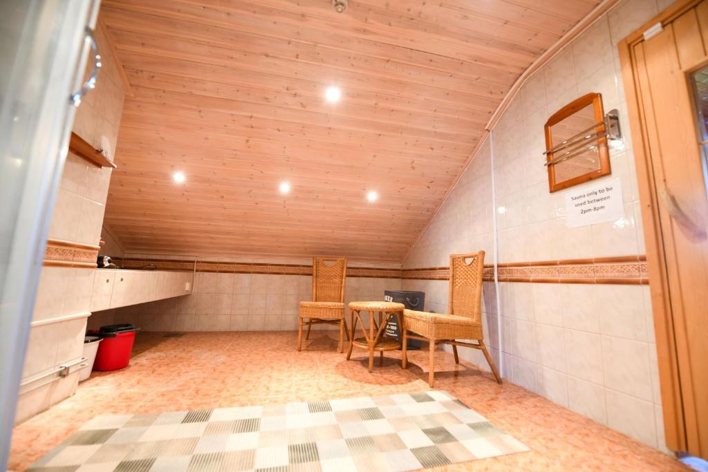 Двухместный (Двухместный номер с 1 кроватью или 2 отдельными кроватями и сауной) гостевого дома Abisko Guesthouse & Activities, Абиску