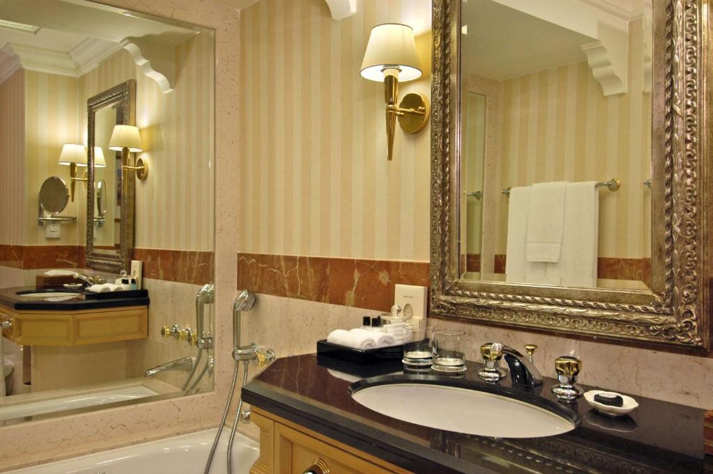 Двухместный (Специальное предложение — Стандартный номер с красивым видом) отеля Grand Hyatt Muscat, Маскат