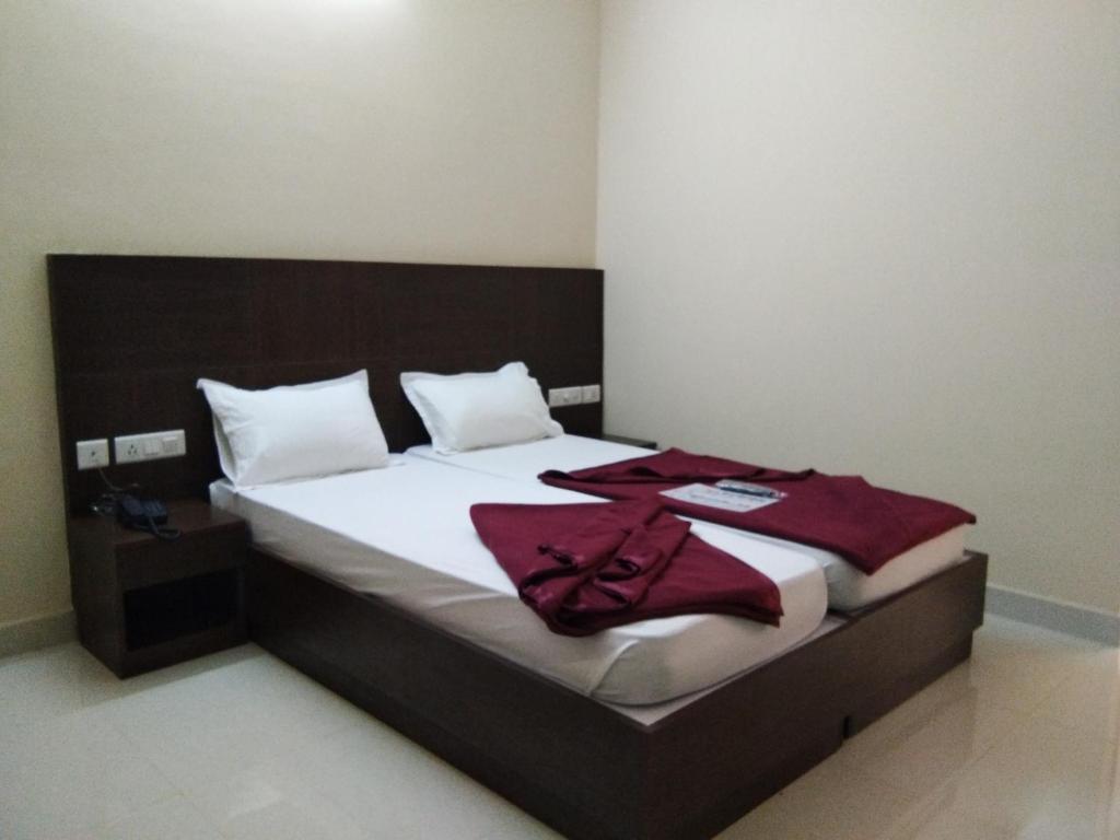 Двухместный (Стандартный двухместный номер с 1 кроватью и вентилятором) отеля Grand Empark, Бангалор
