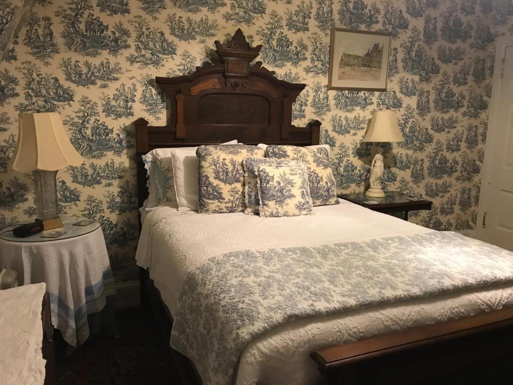 Двухместный (Queen Room with One Queen Bed and Private Bathroom), The Gables Bed and Breakfast Philadelphia