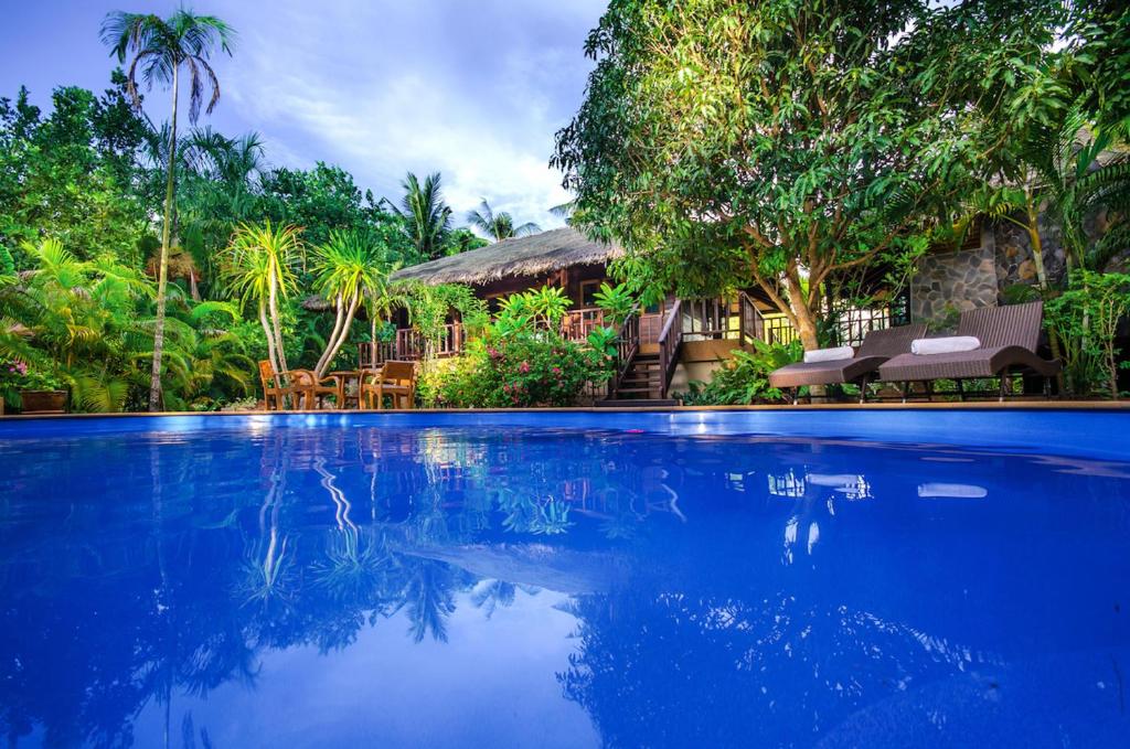 Вилла (Вилла с 3 спальнями и бассейном) курортного отеля Koh Jum Beach Villas, Кох-Юм