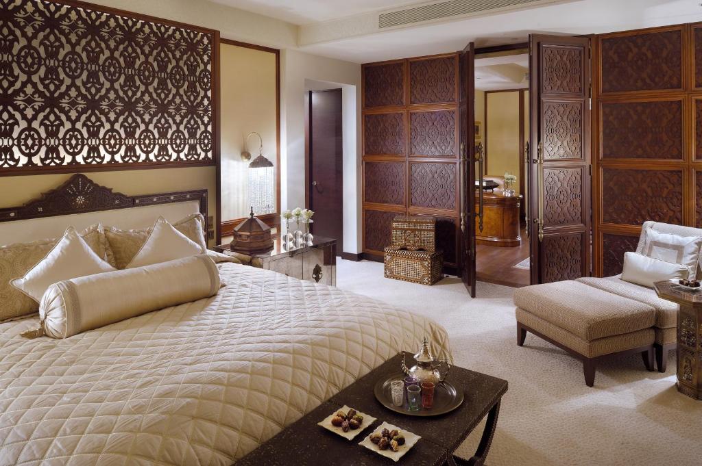 Сьюит (Императорский люкс) отеля Palace Downtown, Дубай
