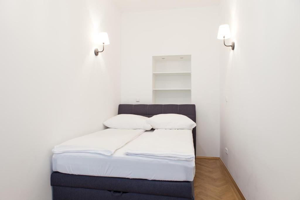 Апартаменты (One-Bedroom Apartment Classic 13), Vienna-flats 13