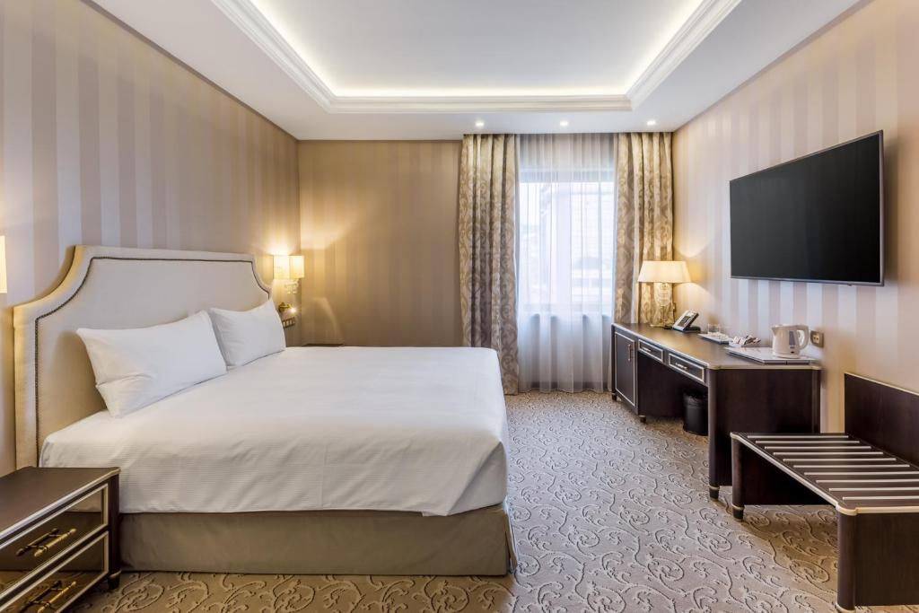 Двухместный (Двухместный номер с кроватью размера «king-size» и доступом в спа-центр) отеля Hotel Prahova Plaza, Плоешти