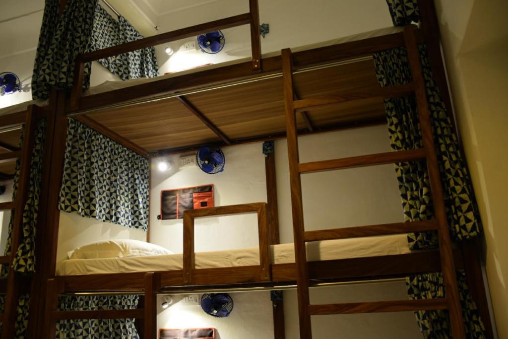 Номер (Общий номер Rang с 6 кроватями и кондиционером), Jaipur Jantar Hostel