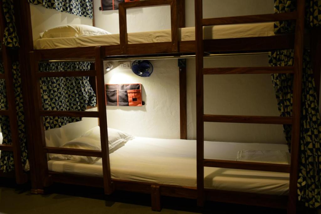 Номер (Общий номер Rang с 6 кроватями и кондиционером), Jaipur Jantar Hostel