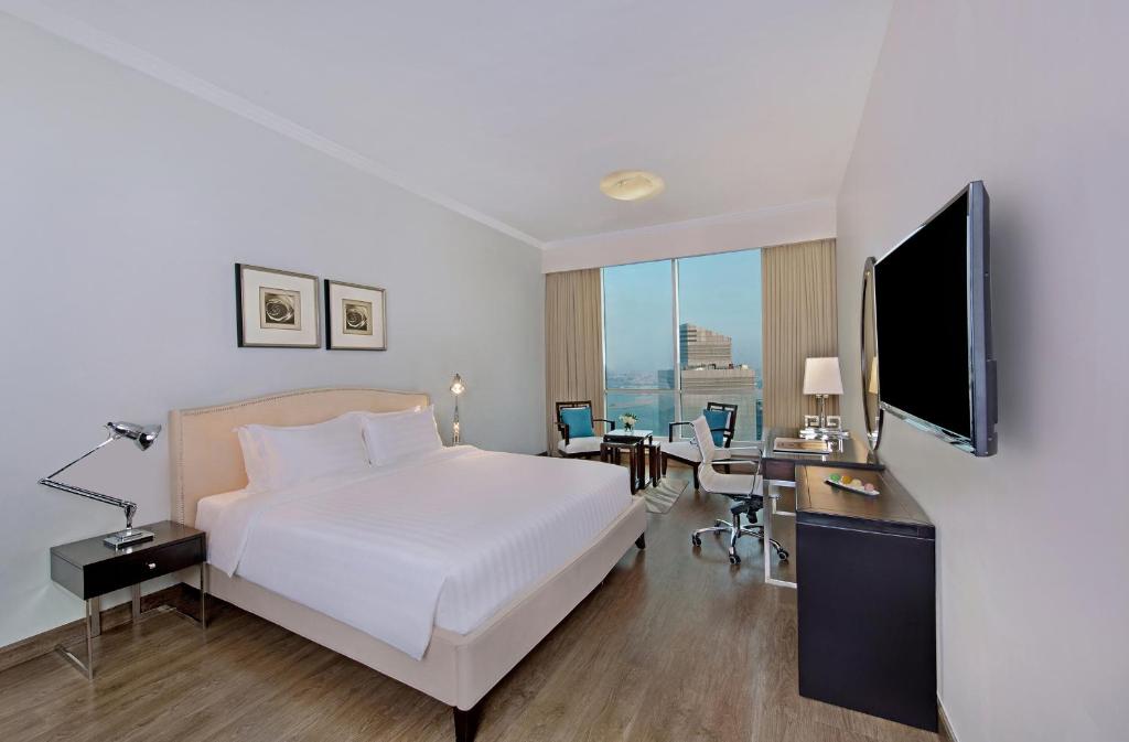 Двухместный (Номер «Гранд» с видом на город или на море) отеля Ezdan Hotel Doha, Доха