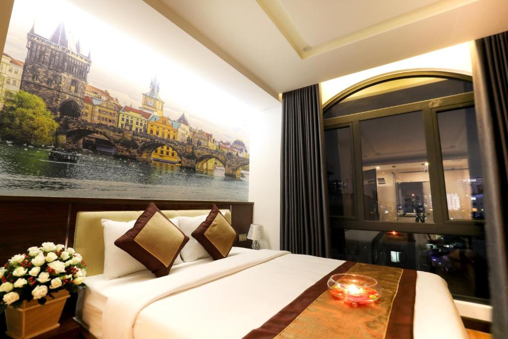 Двухместный (Двухместный номер Делюкс с 1 кроватью и видом на город) отеля Prague Hotel, Хошимин