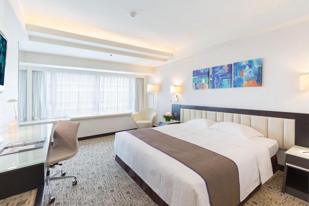 Двухместный (Представительский клубный двухместный номер с 1 кроватью) отеля Regal Riverside Hotel, Гонконг (город)
