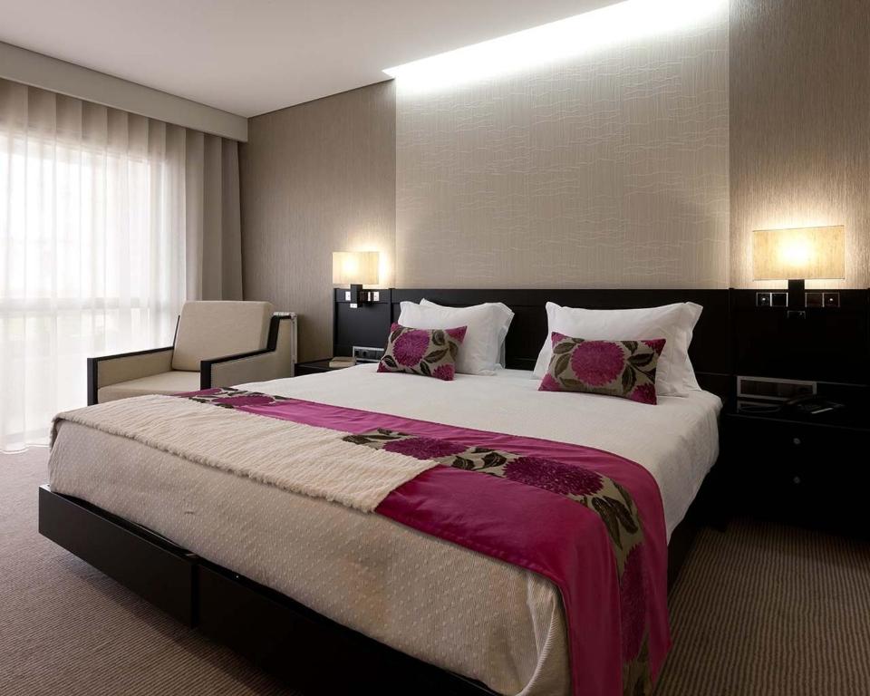 Двухместный (Улучшенный двухместный номер с 1 кроватью) отеля Cardal Hotel, Помбал