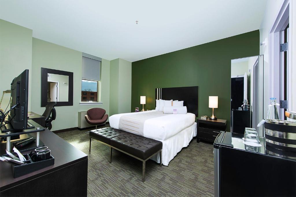 Двухместный (Представительский номер с кроватью размера «queen-size») отеля Kellogg Conference Hotel at Gallaudet University, Вашингтон
