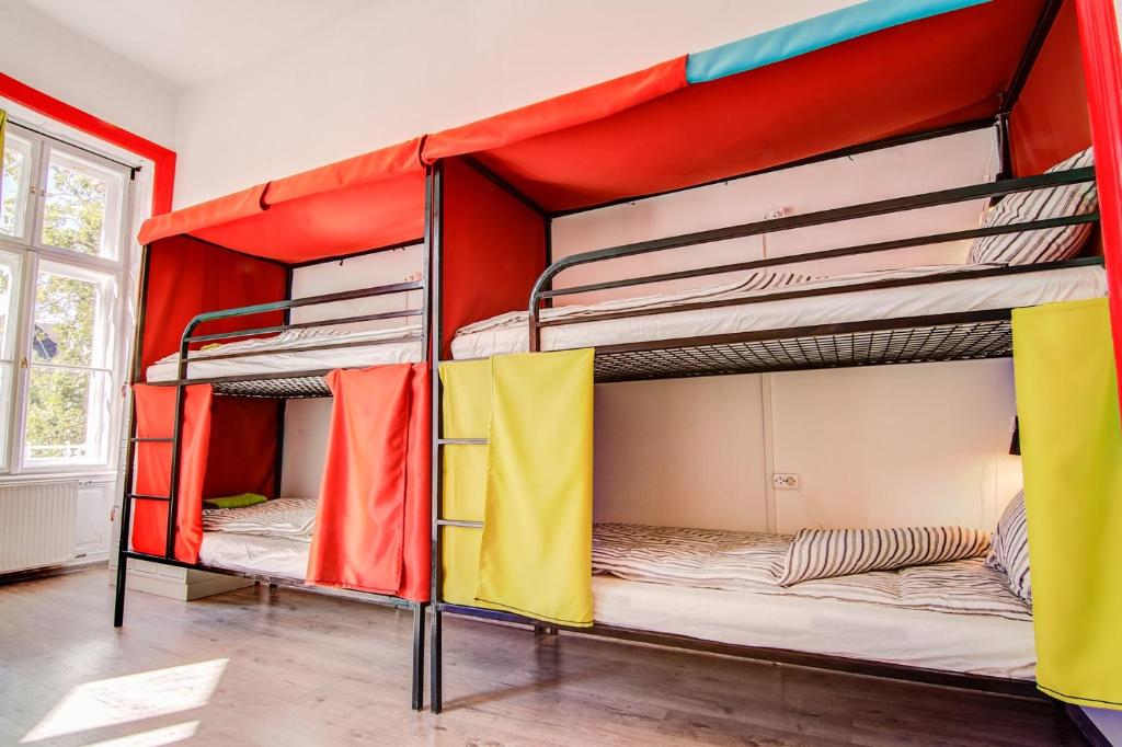 Номер (Кровать в общем 4-местном номере для мужчин и женщин) хостела Pal's Mini Hostel, Будапешт