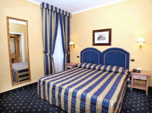 Одноместный (Двухместный номер с 1 кроватью (для 1 взрослого)) отеля Hotel Valle, Рим