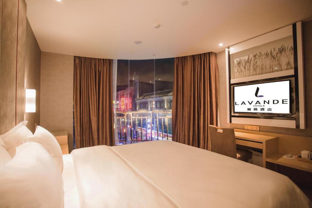 Двухместный (Номер с окном и кроватью размера «queen-size») отеля Lavande Hotel Guangzhou Panyu Changlong Zhong Hua Food City Branch, Гуанчжоу