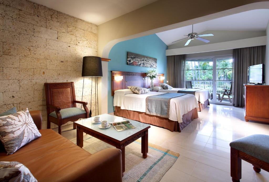 Сьюит (Улучшенный полулюкс, вид на сад) курортного отеля Grand Palladium Bavaro Suites, Resort & Spa, Пунта-Кана