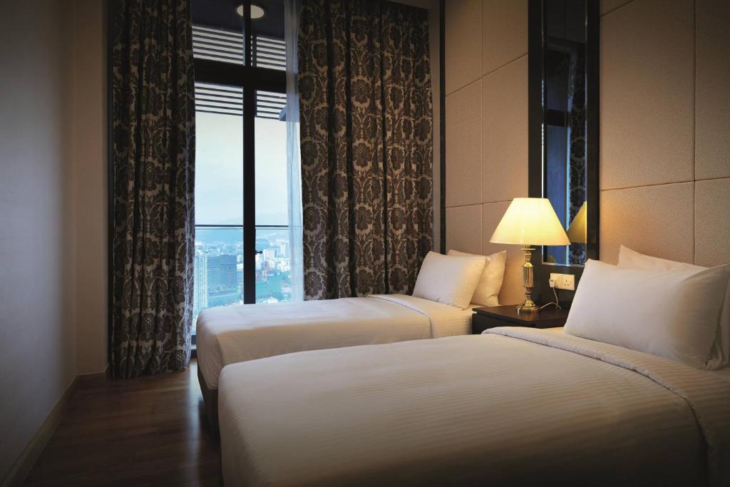 Сьюит (Люкс с 2 спальнями в здании Dorsett Residences - 1 кровать размера «queen-size» и 2 односпальные кровати) отеля Dorsett Kuala Lumpur, Куала-Лумпур