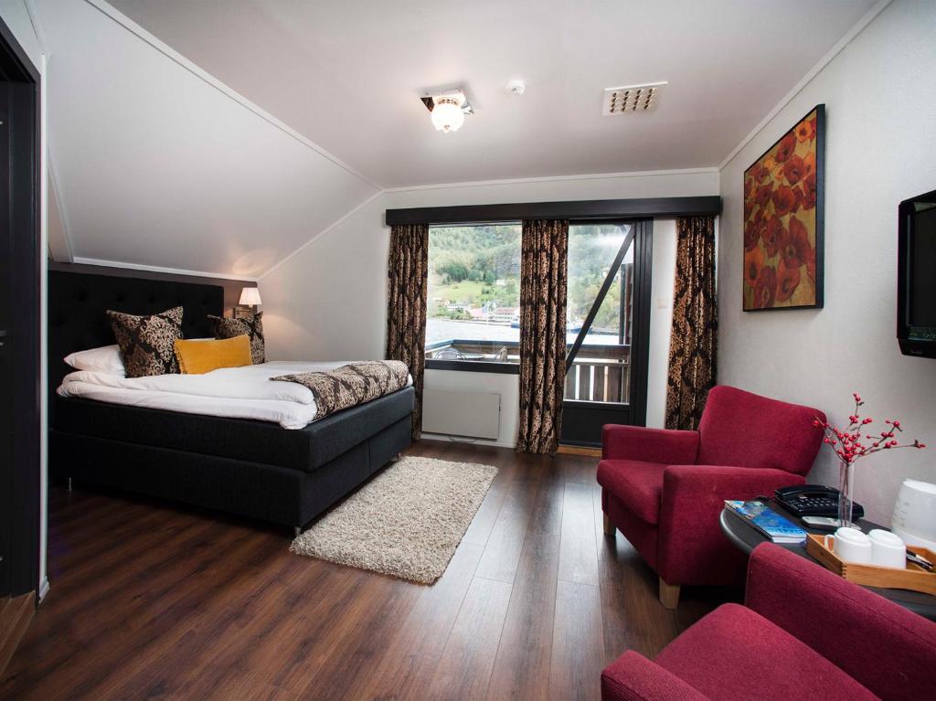Двухместный (Двухместный номер с 2 отдельными кроватями и балконом) отеля Flåmsbrygga Hotel, Берген (Северное море)