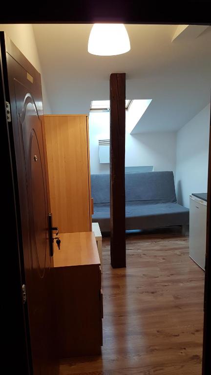 Двухместный (Двухместный номер с 1 кроватью и собственной ванной комнатой) семейного отеля KFiP Room 6c, Катовице