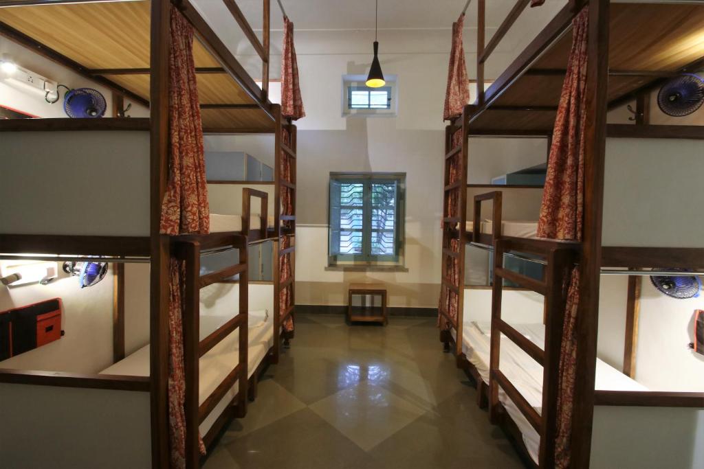 Номер (Общий номер Mandna с 6 кроватями и кондиционером), Jaipur Jantar Hostel