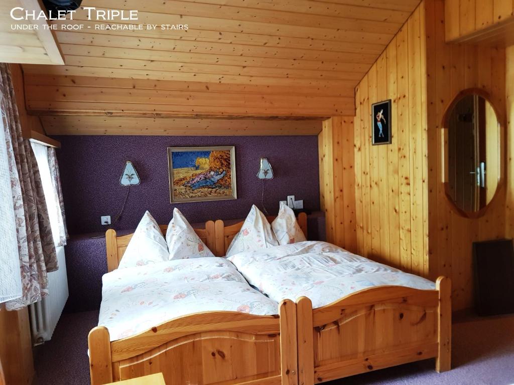 Трехместный (Трехместный номер) гостевого дома Alpine Budget Rooms by Täscherhof, Теш