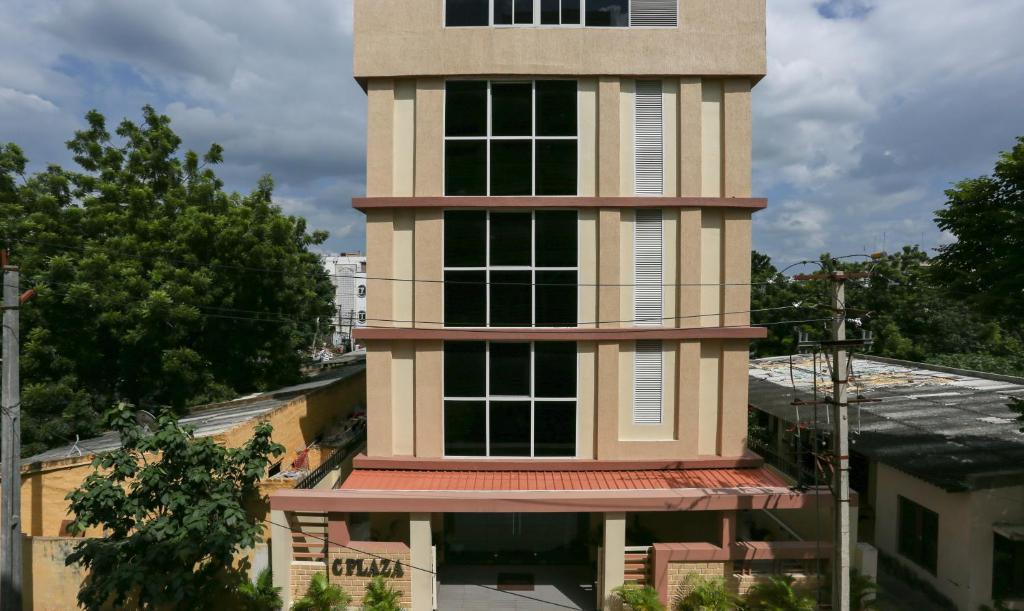 Отель Treebo C Plaza, Виджаявада