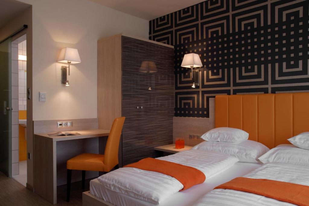Двухместный (Улучшенный двухместный номер с 1 кроватью) отеля Gokart Hotel, Кечкемет