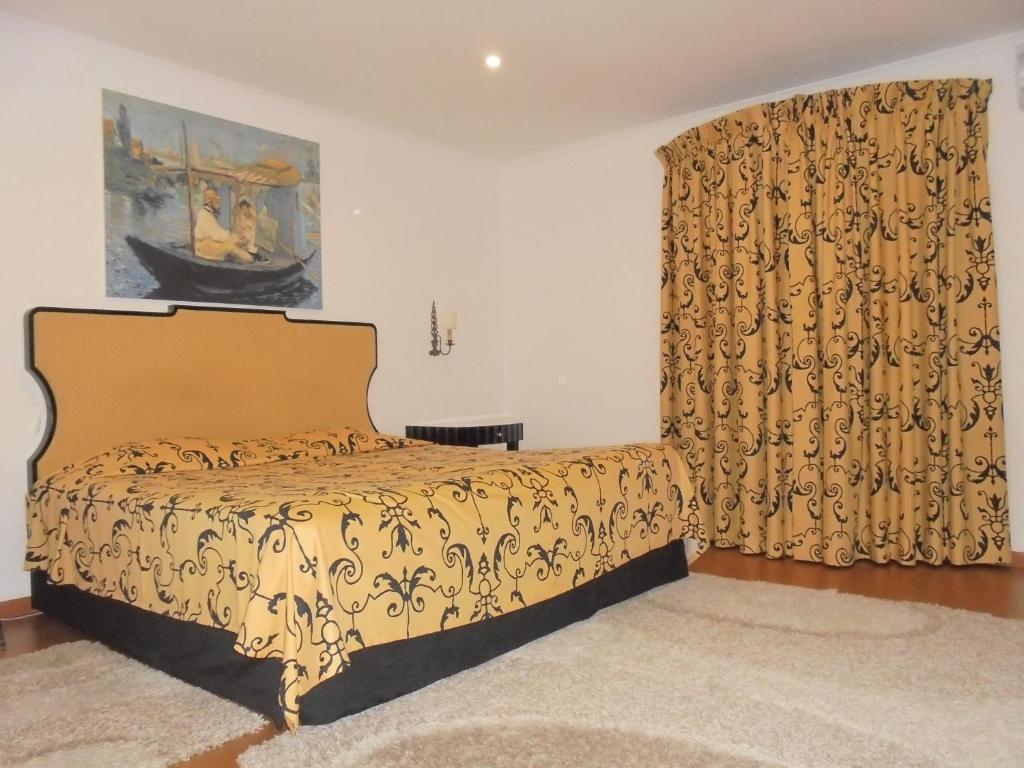 Двухместный (Улучшенный номер с кроватью размера «king-size») отеля Hotel Rural A Coutada, Коимбра