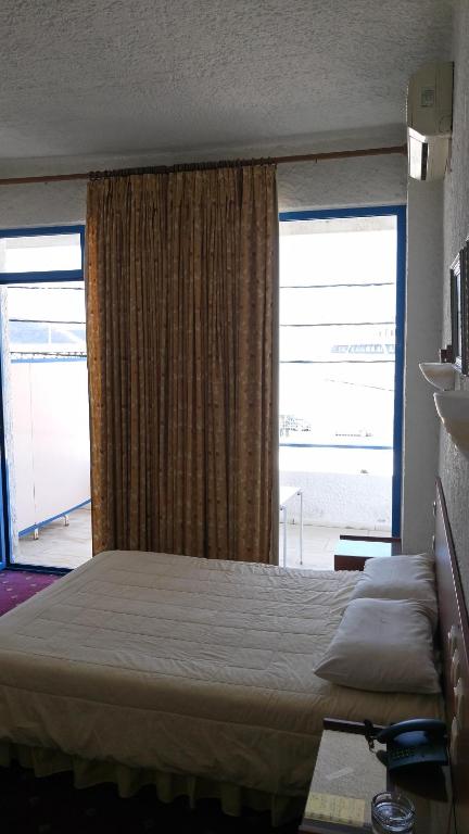 Одноместный (Одноместный номер с балконом) отеля Hotel Oscar, Игуменица