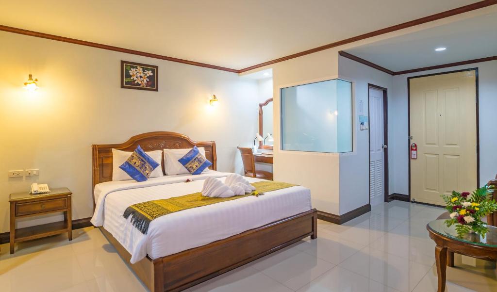Двухместный (Улучшенный двухместный номер с 1 кроватью) отеля Aonang Silver Orchid Resort, Краби