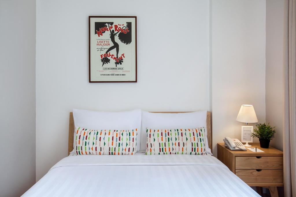 Двухместный (Улучшенный номер с кроватью размера «queen-size») отеля White Tree Residence, Джакарта