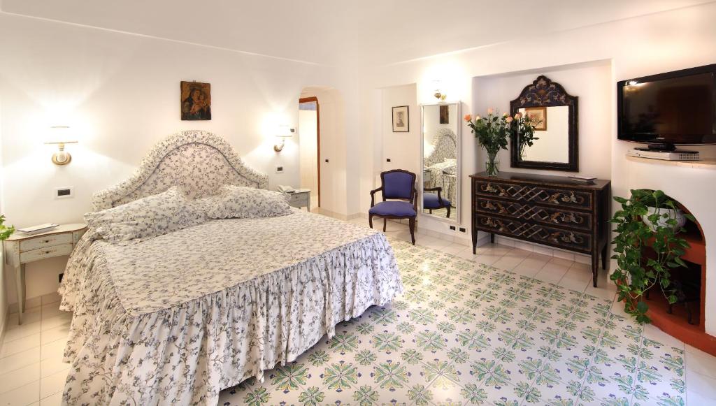 Двухместный (Небольшой двухместный номер с 1 кроватью или 2 отдельными кроватями) отеля Hotel Villa Brunella, Капри