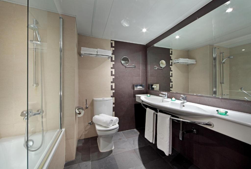 Одноместный (Представительский одноместный номер с ванной комнатой (только для взрослых)) отеля Dominican Fiesta Hotel & Casino, Санто-Доминго